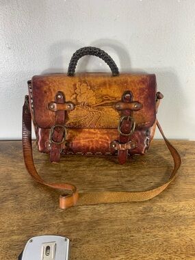 Le chariot du cuir  vintage 70s hand made in Québec thick full grain leather bag